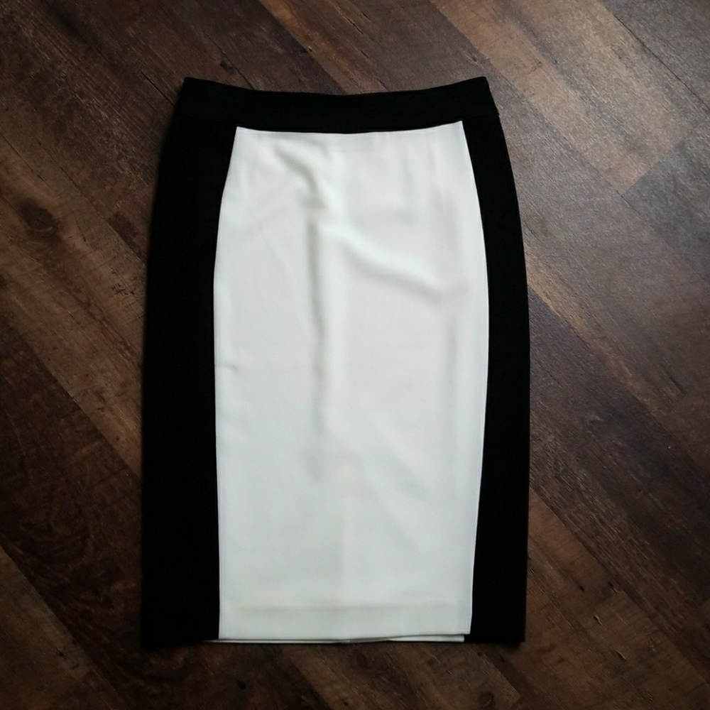 Gracia Pencil Skirt